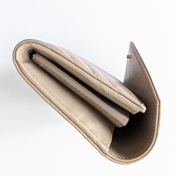 Authentic Yves Saint Laurent wallet - Picture 6 of 16